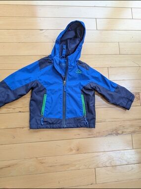 L.L. Bean Blue and Navy Hooded Kids Rain Jacket with Green Zips